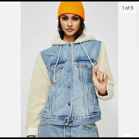 LEVI STRAUSS womens Ex Boyfriend Trucker Jacket Hooded Sherpa Lined denim